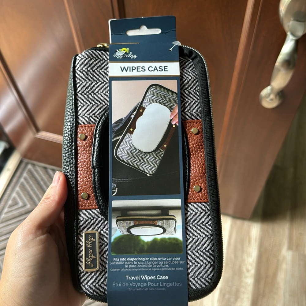 Brand new Itzy Ritzy wipes case. Still has tags on.